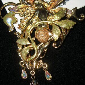 KIRKS FOLLY NEW, SIGNED, NAMED GLITTER FAIRY QUEEN BROOCH IN GOLD TONE